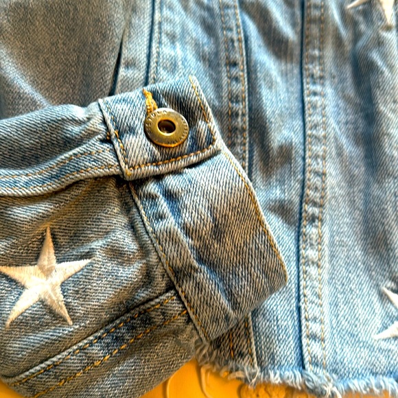 AVENU BRANDO STAR EMBROIDERY DENIM JACKET - ZODIAC - Picture 4 of 6